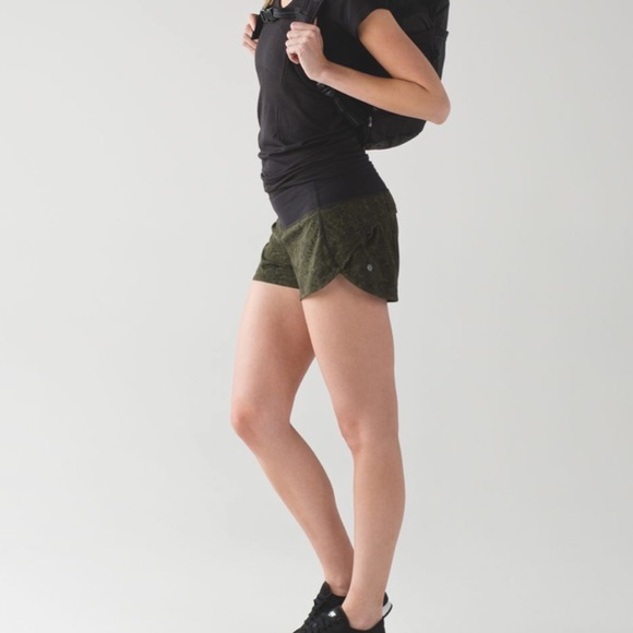 Lululemon Speed Short Size 4 - Picture 1 of 9
